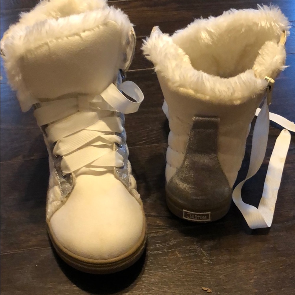 Justices boots